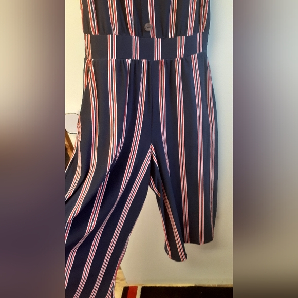 Very soft and flowy Bobbie Brooks jumpsuit - size medium - Picture 2 of 9
